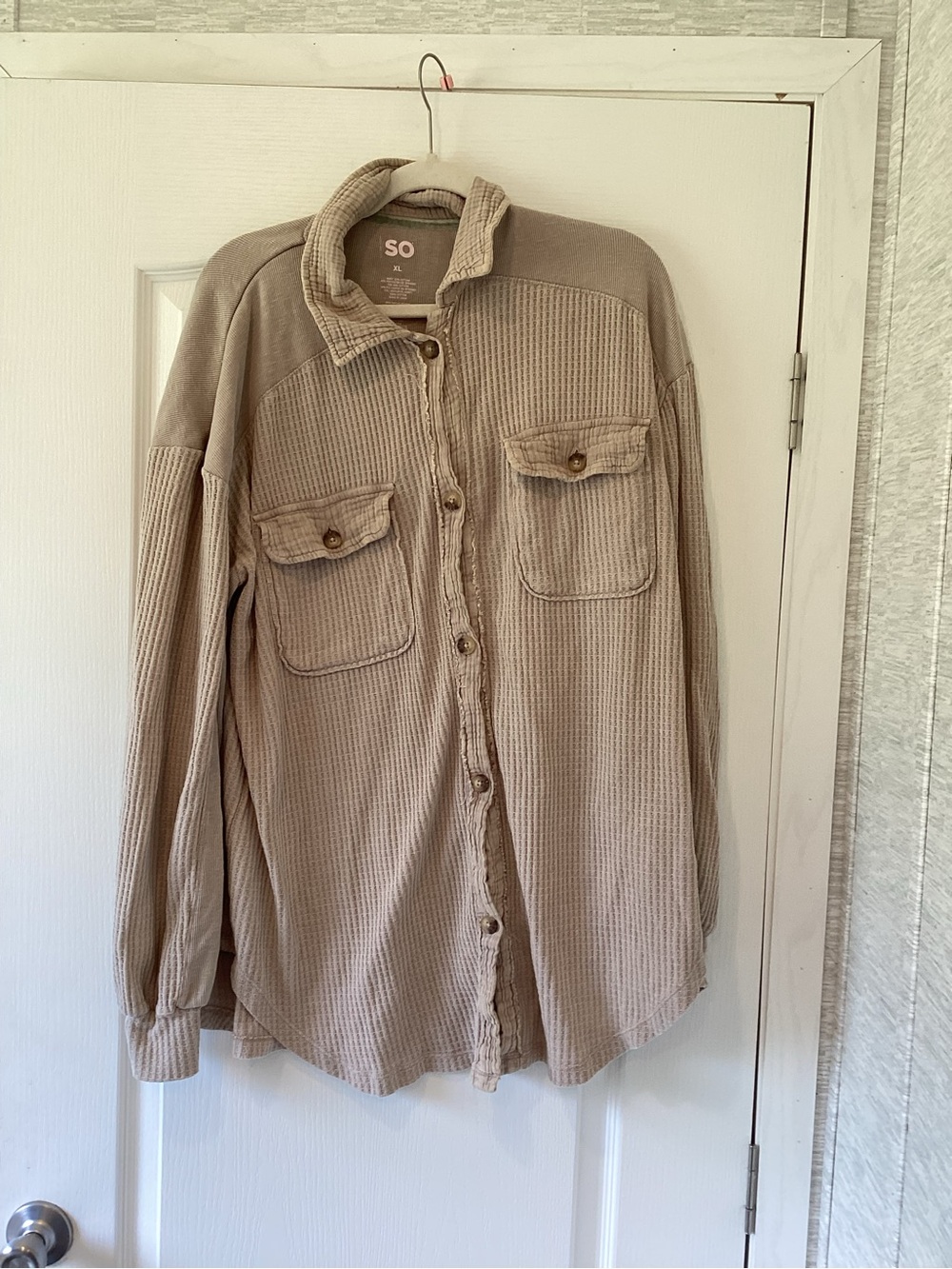 SO Beige Waffle-Knit Button-Front Shirt XL EUC